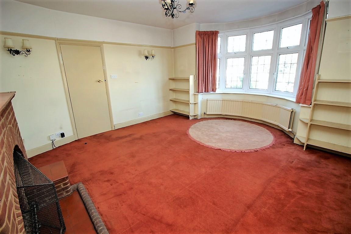 Oak Tree Road, Tilehurst, Reading